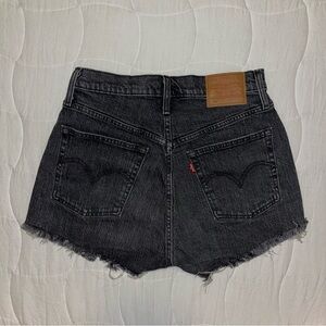 LEVI’S 501 black jean shorts